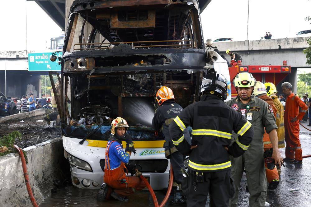 Anaokulu öğrencilerini taşıyan servis alev aldı, 25 kişi yanarak can verdi 7